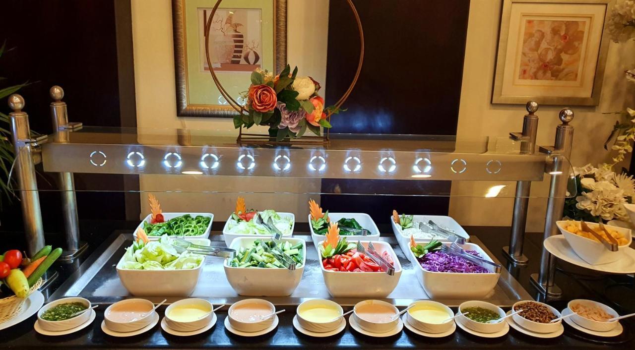 Jewel Sport City And Aqua Park Cairo Exterior photo A salad bar