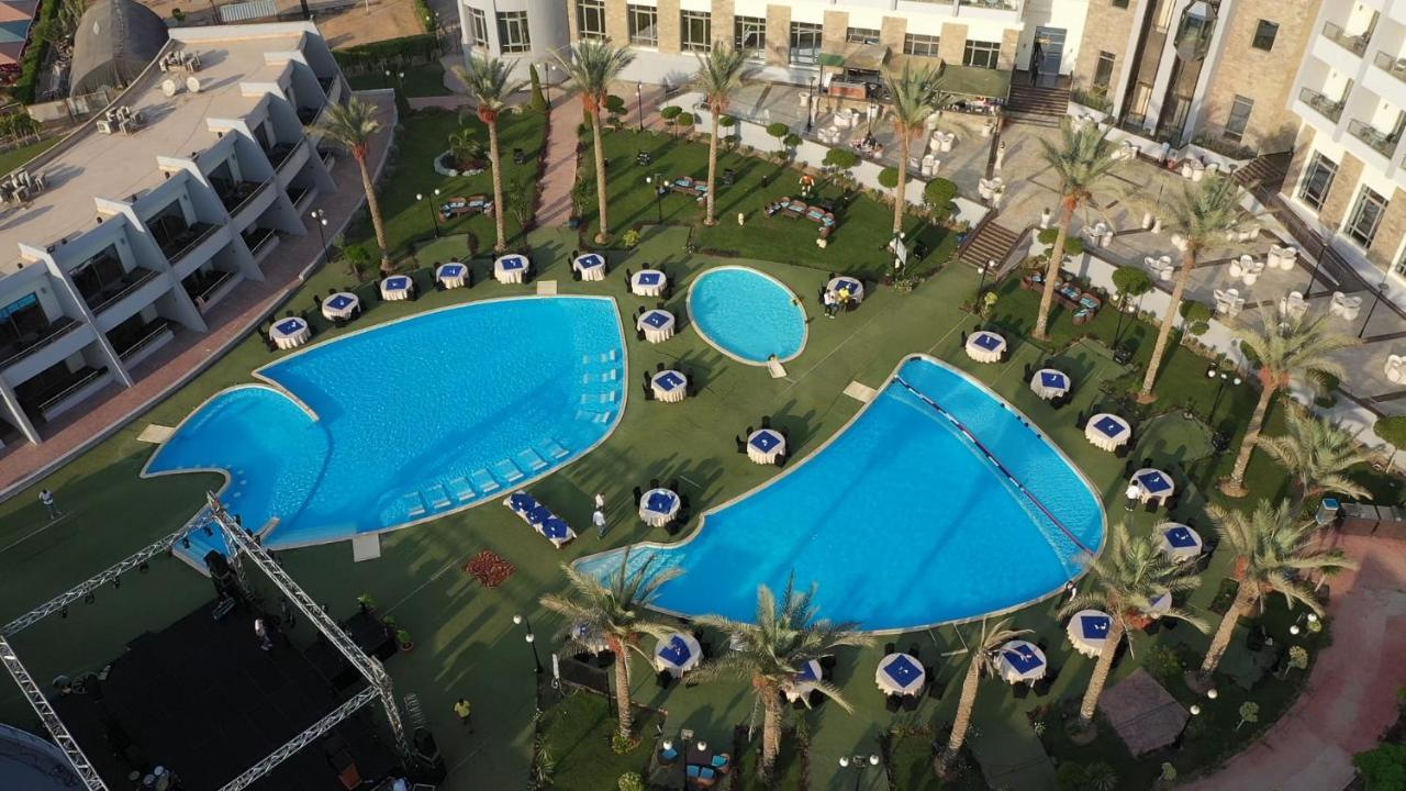 Jewel Sport City And Aqua Park Cairo Exterior photo The pool at the hotel
