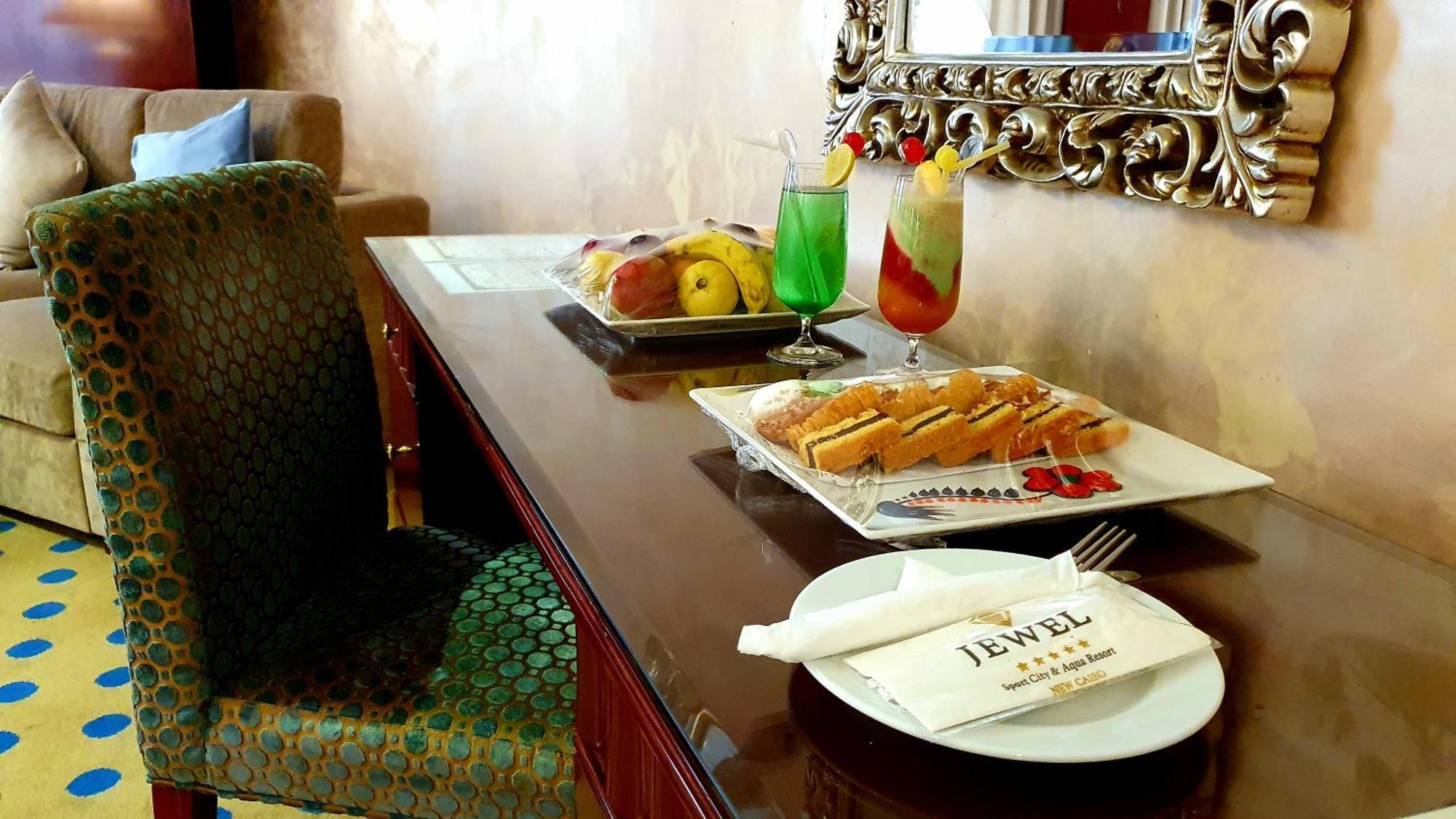 Jewel Sport City And Aqua Park Cairo Exterior photo Room service